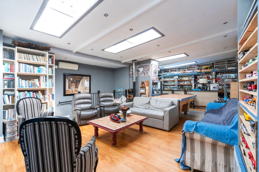 13 Bedroom Property for Sale in Sunset Beach Western Cape